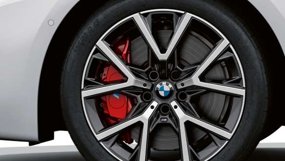 Freni sportivi M in Red High Gloss F40. BMW Serie 1 128ti F40 M Freni sportivi M in Red High Gloss.