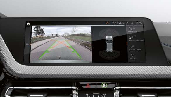Parking Assistant. BMW Serie 1 con pratico assistente al parcheggio Parking Assistant.