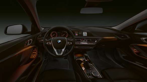Modanature interne “Illuminated Berlin” F40. BMW Serie 1, Versione Sport, modanature interne “lluminated Berlin” F40.