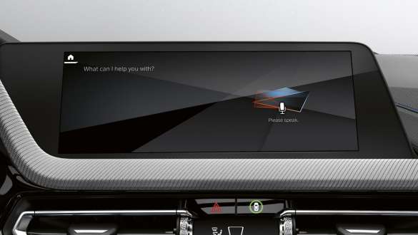 BMW Serie 1 F40, assistente vocale intelligente L’assistente vocale intelligente BMW Intelligent Personal Assistant della BMW Serie 1 F40