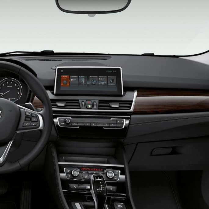 Cockpit della BMW Serie 2 Active Tourer Versione Luxury Cockpit della BMW Serie 2 Active Tourer Versione Luxury 225i xDrive F45 2018