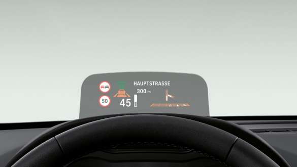 BMW Head-Up Display della BMW Serie 2 Active Tourer F45 BMW Head-Up Display della BMW Serie 2 Active Tourer F45 2018 abitacolo