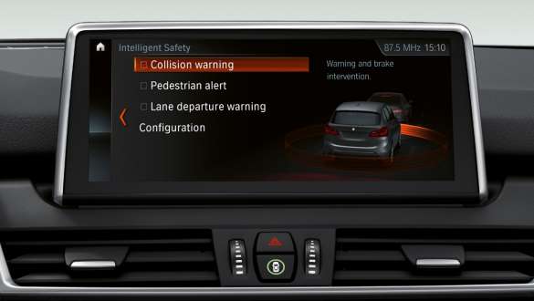 Driving Assistant Plus della BMW Serie 2 Active Tourer F45 Driving Assistant Plus Control Display della BMW Serie 2 Active Tourer F45 2018 abitacolo
