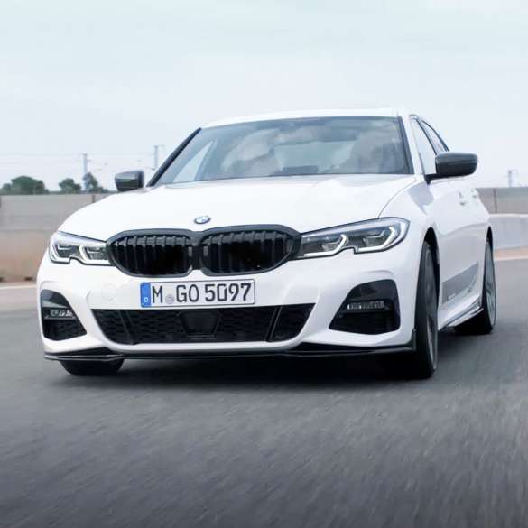 Nuova BMW Serie 3 Berlina, accessori M Performance G20. Anteriore della Nuova BMW Serie 3 Berlina con accessori M Performance G20.