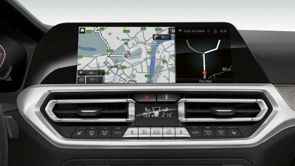 BMW Serie 3 Berlina, BMW Live Cockpit Professional G20 Primo piano frontale del cockpit display della BMW Serie 3 Berlina con BMW Live Cockpit Professional G20.