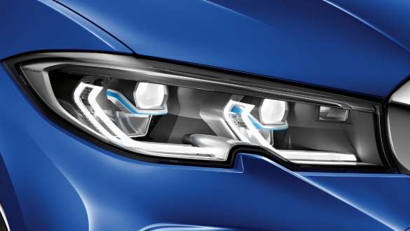 BMW Serie 3 Berlina (G20), BMW Laserlight. BMW Serie 3 Berlina (G20), BMW Laserlight. Primo piano laterale del proiettore anteriore sinistro con BMW Laserlight.
