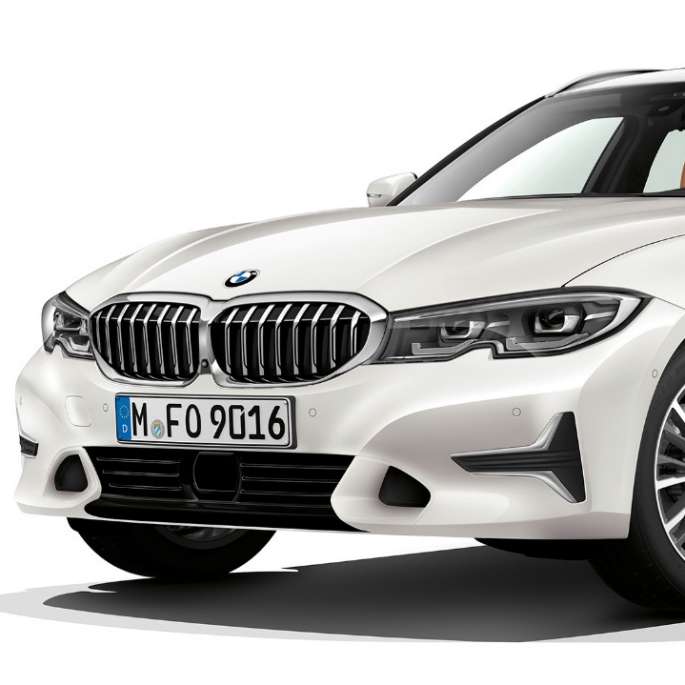 Versione Luxury, vista anteriore a tre quarti BMW Serie 3 Touring, versione Luxury, vista anteriore a tre quarti
