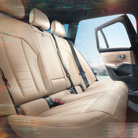 BMW Serie 3 Touring (G21), primo piano del sedile posteriore Vernasca Canberrabeige leather interior BMW 3 Series Touring (G21) interior view