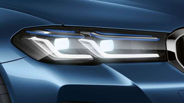 BMW Laser Light della BMW Serie 5 Berlina G30 BMW Laser Light della BMW Serie 5 Berlina G30 Facelift 2020 Phytonic Blue, ripresa da vicino, frontale