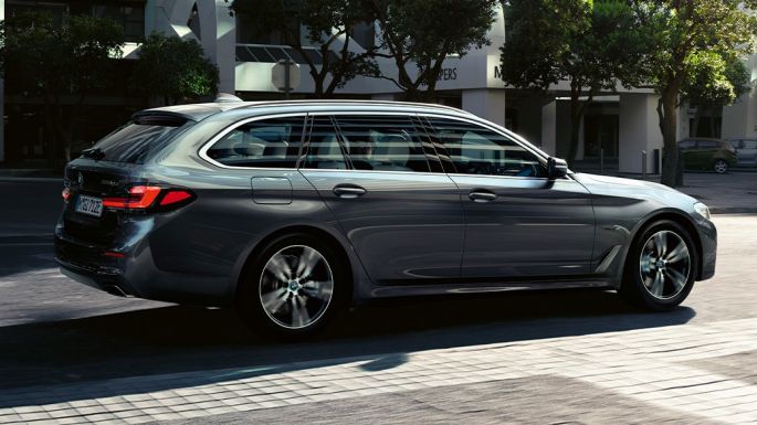 BMW Serie 5 Touring G31, vista laterale BMW Serie 5 Touring G31 Facelift 2020 Sophisto Grey, vista laterale