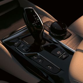 Elementi di comando della BMW Serie 6 Gran Turismo G32 2020 Elementi di comando della BMW Serie 6 Gran Turismo 640i xDrive G32 2020, interni