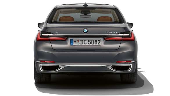 BMW Serie 7 Berlina fascione posteriore BMW Serie 7 Berlina: primo piano del fascione posteriore