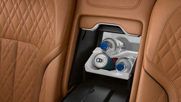 BMW Serie 7 Berlina, box frigo elettrico BMW Individual BMW Serie 7 Berlina: primo piano del box frigo elettrico BMW Individual