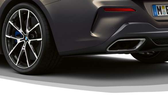 BMW M850i xDrive Dravit Grey metallic, vista posteriore, differenziale sportivo M G14. BMW M850i xDrive Dravit Grey metallic, vista posteriore, differenziale sportivo M G14.