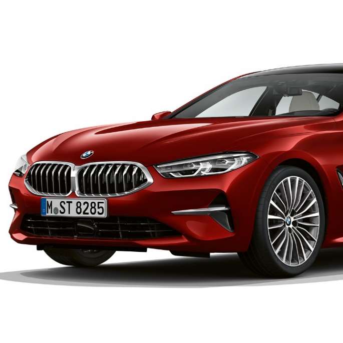 Versione base, vista anteriore a tre quarti Nuova BMW Serie 8 Gran Coupé, versione base, vista anteriore a tre quarti