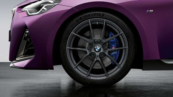 Cerchio forgiato M Performance da 19” styling a Y n° 898 M in Gunmetal Grey della BMW Serie 2 Coupé G42 2021 Cerchio forgiato M Performance da 19” styling a Y n° 898 M in Gunmetal Grey della BMW Serie 2 Coupé G42 2021
