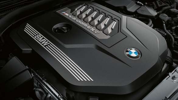 Motore benzina BMW M TwinPower Turbo a 6 cilindri in linea della BMW M240i xDrive Coupé G42 2021 BMW M240i xDrive Coupé G42 2021 Motore benzina BMW M TwinPower Turbo a 6 cilindri in linea Primo piano