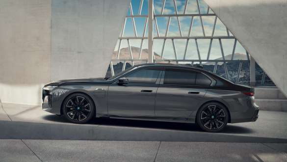 Parking Assistant Professional della BMW M760e xDrive Berlina G70 Parking Assistant Professional BMW M760e xDrive Berlina G70