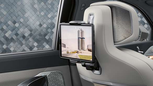 Supporto per tablet BMW per Travel & Comfort System della BMW i7 M70 xDrive Berlina G70 BMW i7 M70 xDrive Berlina G70 BMW Supporto per tablet BMW per Travel & Comfort System.