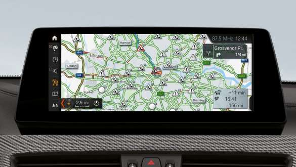 Real Time Traffic Information della BMW X2 M35i F39 Real Time Traffic Information della RTTI BMW X2 M35i 2018 F39 abitacolo