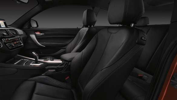 Sedili sportivi della BMW M240i Coupé F22 Sedili sportivi della BMW M240i Coupé F22 2017, interni