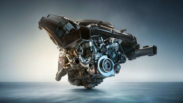 Motore benzina a 6 cilindri in linea BMW M TwinPower Turbo della BMW M3 Competition Berlina G80 2020 BMW M3 Competition Berlina G80 2020 Motore benzina BMW M TwinPower Turbo a 6 cilindri in linea Primo piano