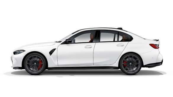 Design laterale della BMW M3 Competition Berlina Frozen Brilliant White metallizzato G80 2020 BMW M3 Competition Berlina G80 2020 Frozen Brilliant White metallizzato Design laterale Vista laterale
