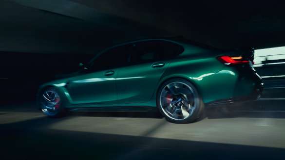 Assetto specifico M della BMW M3 Berlina G80 2020 BMW M3 Berlina G80 2020 Isle of Man Green Assetto specifico M Vista laterale