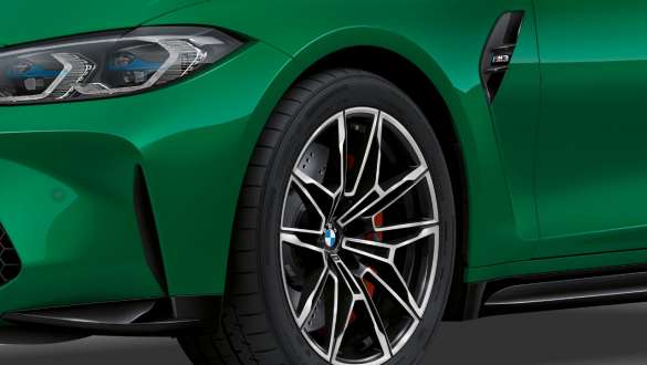 Passaruote anteriori della BMW M3 Berlina G80 2020 BMW M3 Berlina G80 2020 Isle of Man Green Passaruota anteriori Primo piano
