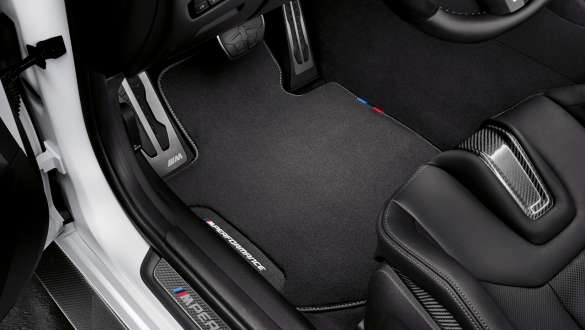 Tappetini M Performance della BMW M3 Berlina G80 2020 BMW M3 Berlina G80 2020 Tappetini M Performance Abitacolo