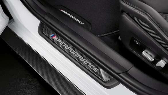 Listelli battitacco M Performance in carbonio della BMW M3 Berlina G80 2020 BMW M3 Berlina G80 2020 listelli battitacco M Performance in carbonio Primo piano