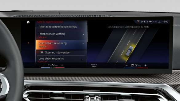 Driving Assistant Professional Driving Assistant Professional della BMW M340i xDrive e della M340d xDrive Touring G21