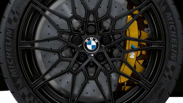 Freni carboceramici M della BMW M4 Coupé G82 2020 BMW M4 Coupé G82 2020 Freni M carboceramici Primo piano