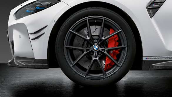 Cerchio forgiato da 19"/20" M Performance nº 963 M della BMW M4 Coupé G82 2020 Primo piano del cerchio forgiato nº 963 M da 19"/20" M Performance della BMW M4 Coupé G82 2020