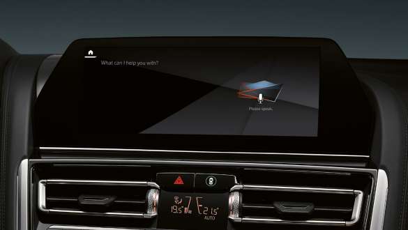 BMW Intelligent Personal Assistant: F91 Automobili BMW Serie 8 Cabrio M con BMW Intelligent Personal Assistant F91.