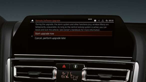 Remote Software Upgrade F91. Automobili BMW Serie 8 Cabrio M con Remote Software Upgrade F91.