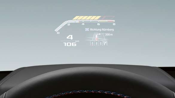 Head-Up Display specifico M F91. Automobili BMW Serie 8 Cabrio M con Head-Up Display specifico M F91.