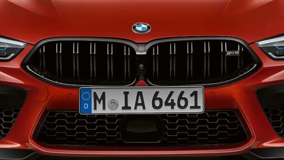 Calandra frontale specifica M F91. BMW M8 Competition Cabrio con calandra frontale specifica M F91.
