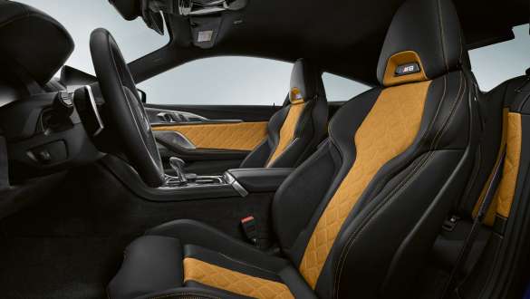 Equipaggiamento in pelle full Merino/Alcantara F92. BMW M8 Competition Coupé con equipaggiamento in pelle full Merino/Alcantara F92.