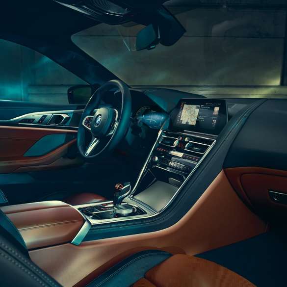 BMW M850i xDrive Coupé, Cockpit. BMW M850i xDrive Coupé, Cockpit con BMW Live Cockpit Professional e volante in pelle M.