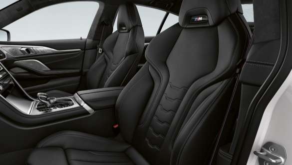 Sedili sportivi M della BMW M850i xDrive Gran Coupé G16 Sedili sportivi M della BMW M850i xDrive Gran Coupé G16 2019, abitacolo
