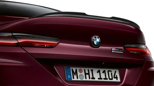 Spoiler posteriore M BMW M8 Competition Gran Coupé F93 Spoiler posteriore M in carbonio della BMW M8 Competition Gran Coupé F93 2020 BMW Individual Ametrin metallizzato, primo piano posteriore