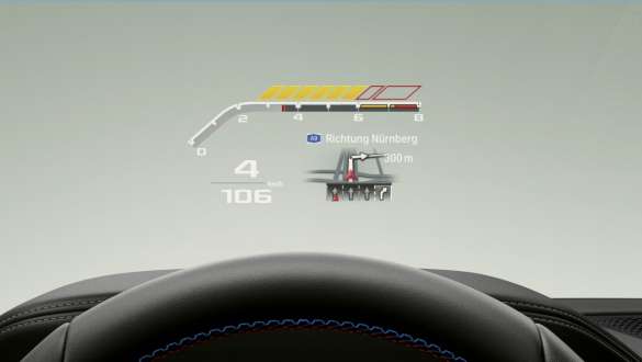 Automobili BMW X6 M con Head-Up Display specifico delle versioni M F96 Head-Up Display delle automobili BMW X6 M F96 2020 SUV Abitacolo