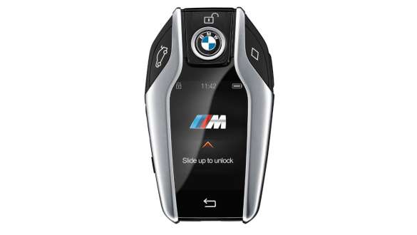 Automobili BMW X6 M con BMW Display Key F96 G06 BMW Display Key Automobili BMW X6 M F96 2020 SUV G06