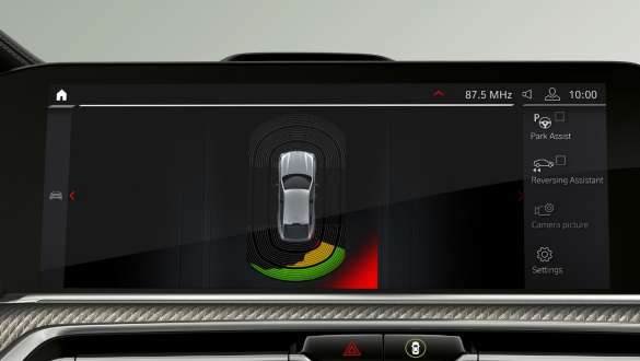 Automobile BMW X6 M con Parking Assistant Plus F96 Parking Assistant Plus delle automobili BMW X6 M F96 2020 SUV Abitacolo