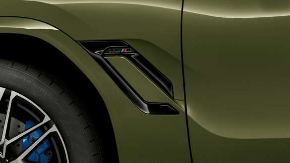 Air Breather M della BMW X6 M Competition F96 Air Breather M della BMW X6 M Competition F96 2020 SUV Vernice esclusiva BMW Individual Urban Green, esterni