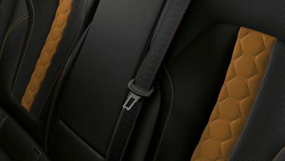 Cinture di sicurezza M della BMW X6 M Competition F96 Cinture di sicurezza M della BMW X6 M Competition F96 2020 SUV Abitacolo.