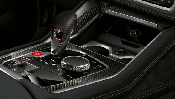 Selettore marce M con Drivelogic della BMW X6 M Competition F96 Selettore marce M con Drivelogic BMW X6 M Competition F96 2020 SUV Abitacolo Consolle centrale