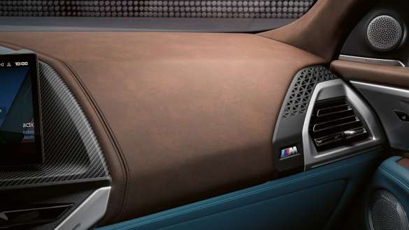 Pelle Merino BMW Individual con contenuti esclusivi in pelle Walknappa Vintage Coffee della BMW XM G09 Interni della BMW XM G09 con pelle Merino BMW Individual con contenuti esclusivi in pelle Walknappa Vintage Coffee