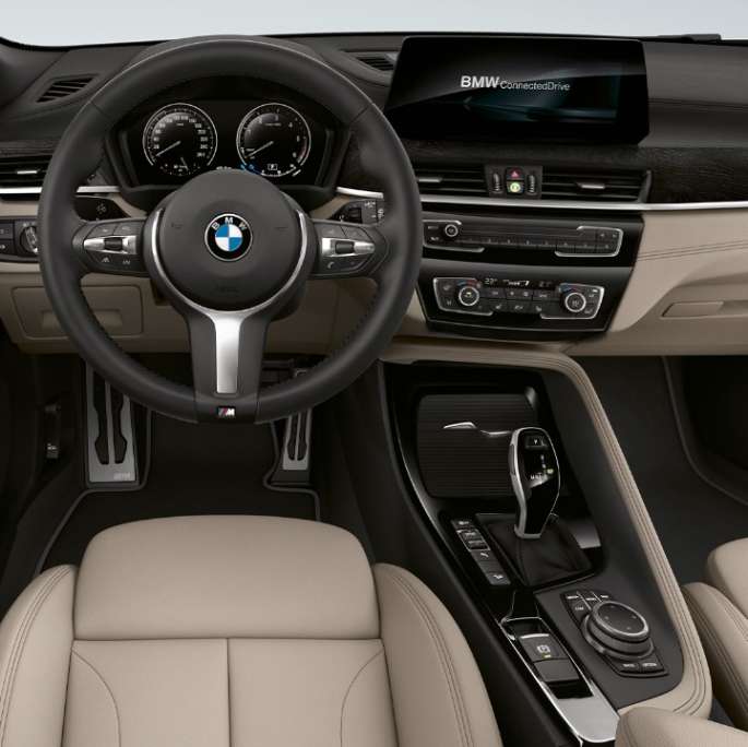 Cockpit della BMW X2 sDrive20i versione M Sport X BMW X2 sDrive20i versione M Sport X 2018 F39 interni cockpit